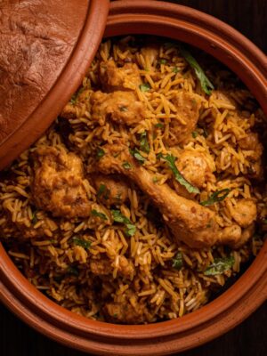 CHICKEN MATKA BIRYANI Serve im matka CHICKEN MATKA BIRYANI